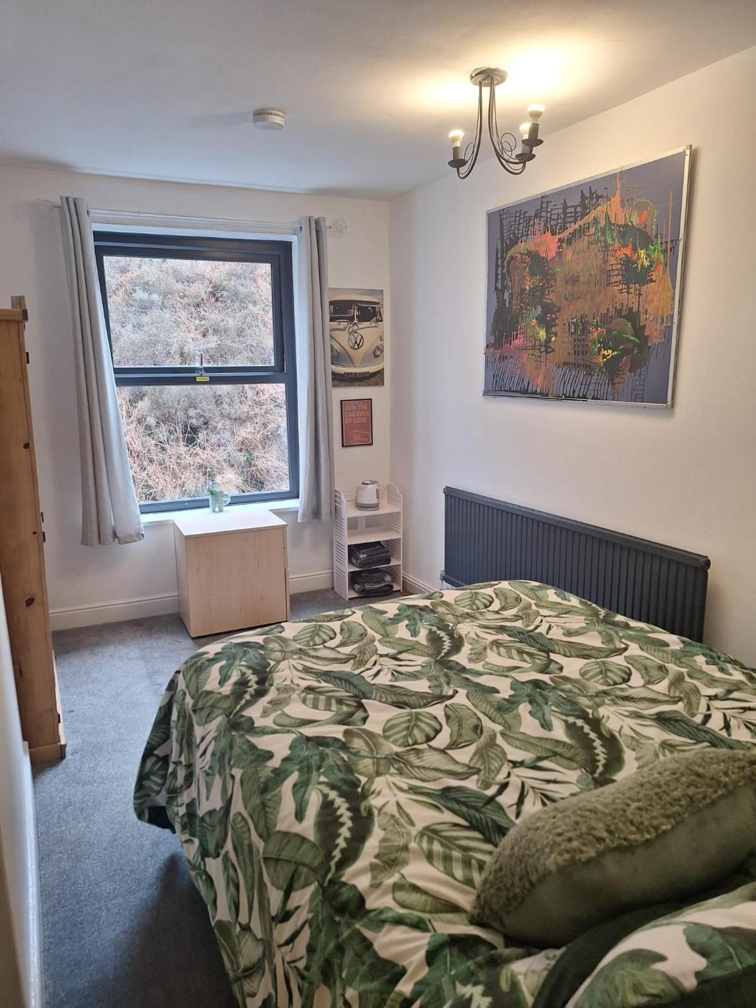 Todmorden Bed & Breakfast - The Toothless Mog Walsden Exteriör bild