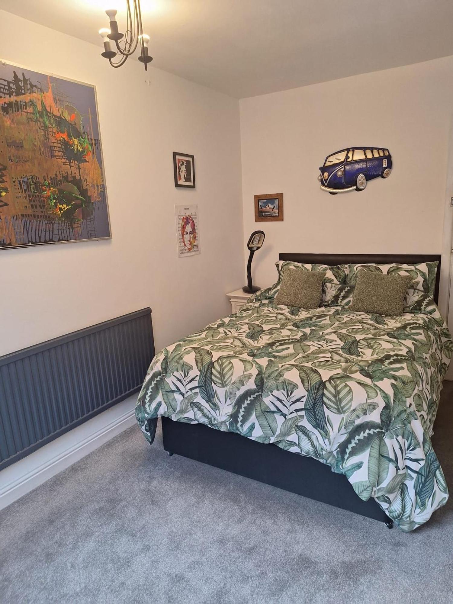 Todmorden Bed & Breakfast - The Toothless Mog Walsden Exteriör bild